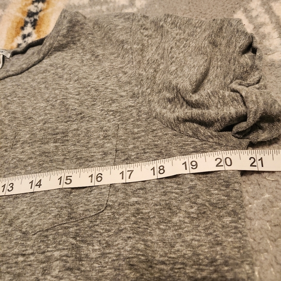 J Crew heather grey belly tie one pocket tshirt sz XL - Picture 2 of 9